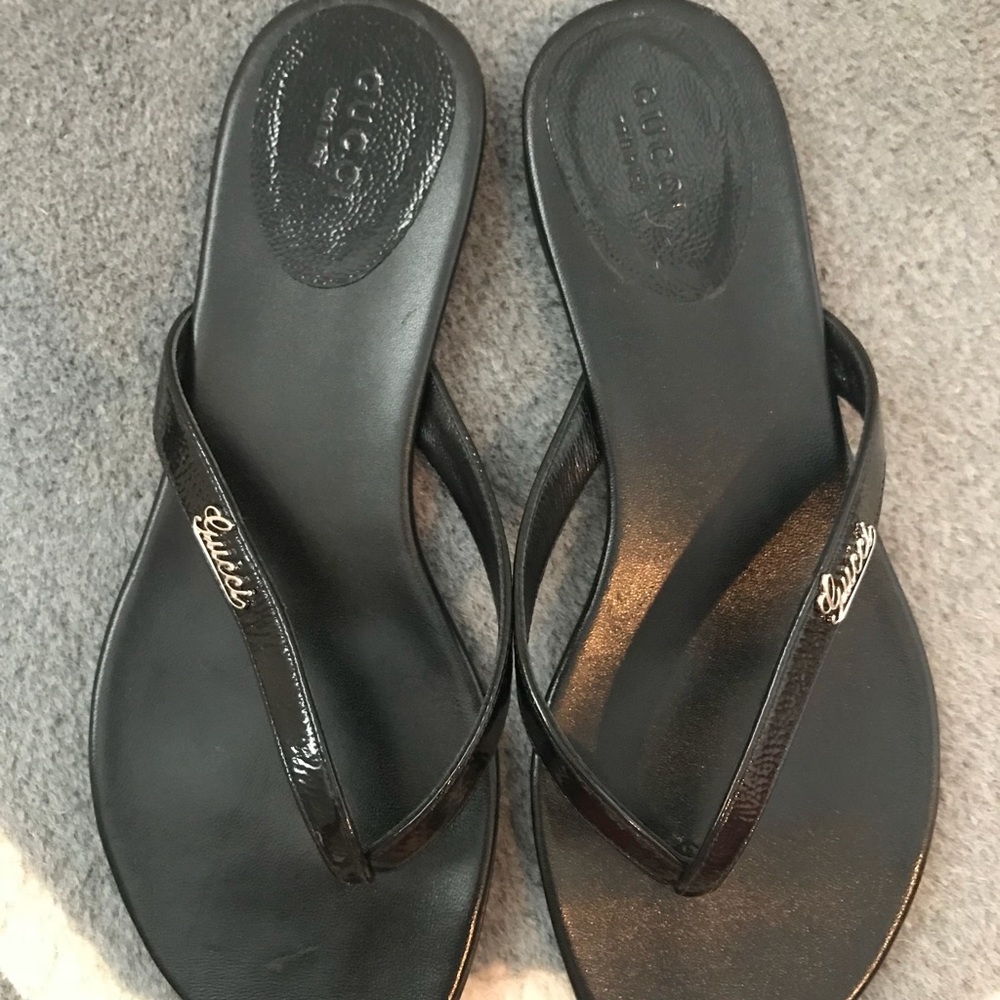 Gucci Black Leather Flip Flop